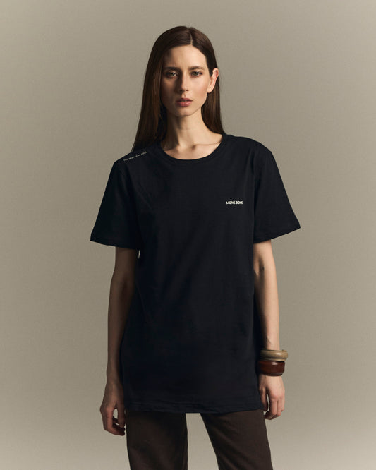 "This Shirt Saves Dogs." OVERSIZE T-shirt – Siyah